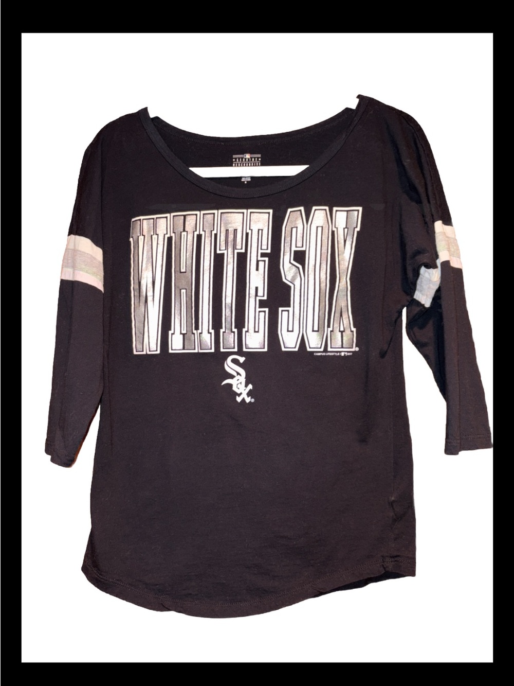 Chicago White Sox Black Fan Tee with Metallic Logo size Medium